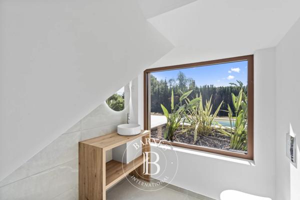 Roquebrune-sur-Argens, Villa 5 Chambres -  182 m² à vendre