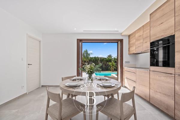 Roquebrune-sur-Argens, Villa 5 Chambres -  182 m² à vendre