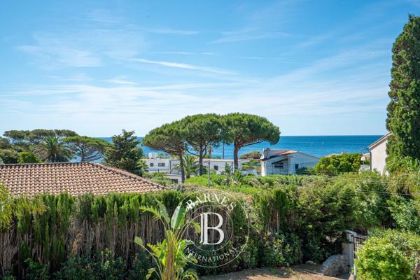 Roquebrune-sur-Argens, Villa 5 Chambres -  182 m² à vendre