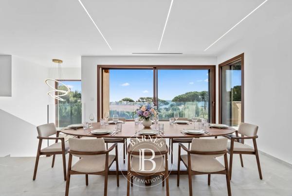 Roquebrune-sur-Argens, Villa 5 Chambres -  182 m² à vendre