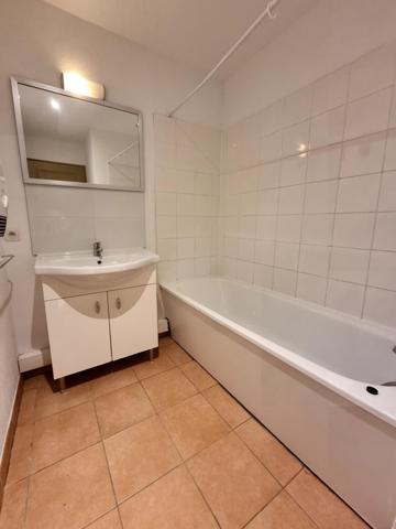 JASSE DE 35M² ET UN PARKING