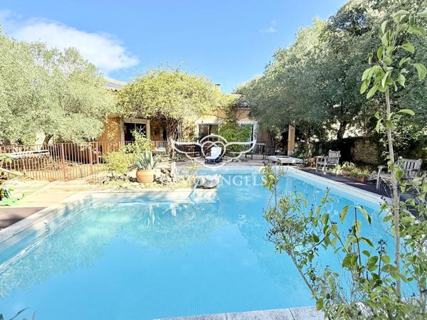 Aubais, entre Nîmes et Montpellier, maison de 182 m² piscine, garage.