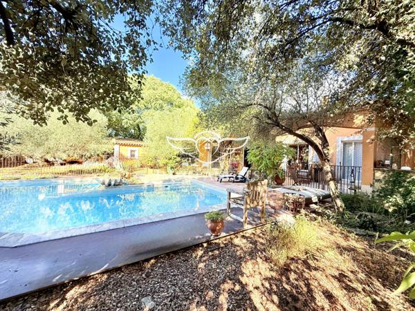 Aubais, entre Nîmes et Montpellier, maison de 182 m² piscine, garage.