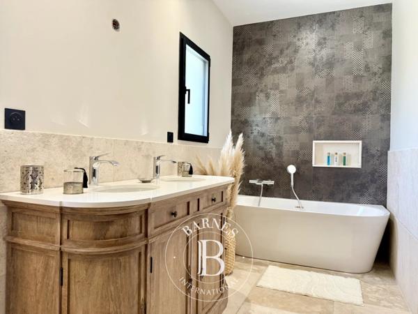 Saint-Rémy-de-Provence, Maison 4 Chambres -  200 m² à vendre