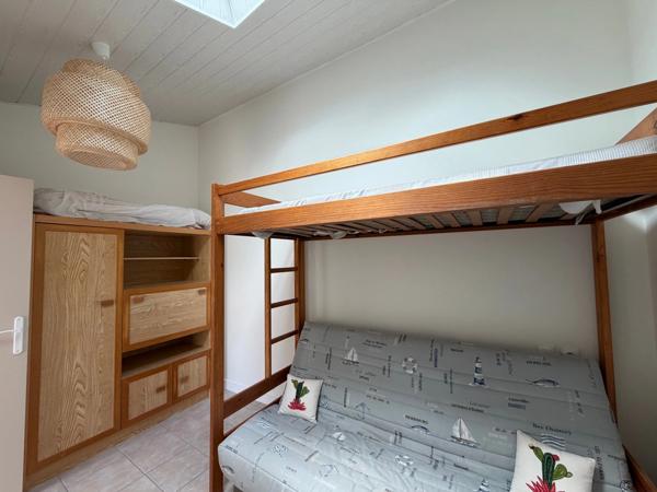 JARD SUR MER (85520) - AU COEUR DU VILLAGE- MAISON DE PLAIN PIED 2 CHAMBRES MEUBLEE AVEC COUR PRIVATIVE