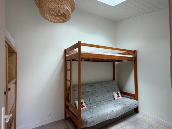 JARD SUR MER (85520) - AU COEUR DU VILLAGE- MAISON DE PLAIN PIED 2 CHAMBRES MEUBLEE AVEC COUR PRIVATIVE