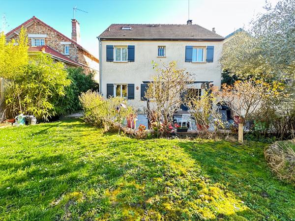 Maison 7 pièces avec terrain de 449 m² à Verrières-le-Buisson, DPE C.