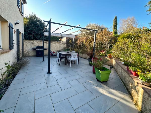 Maison 7 pièces avec terrain de 449 m² à Verrières-le-Buisson, DPE C.