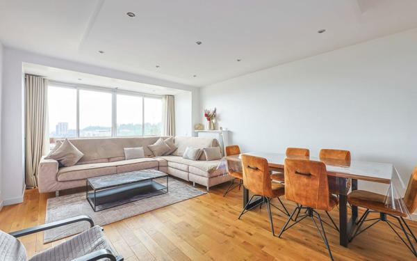 Appartement à vendre    3 pièces • 91 m2 Villemomble