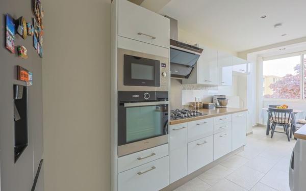 Appartement à vendre    3 pièces • 91 m2 Villemomble