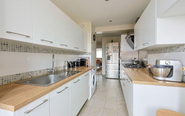 Appartement à vendre    3 pièces • 91 m2 Villemomble