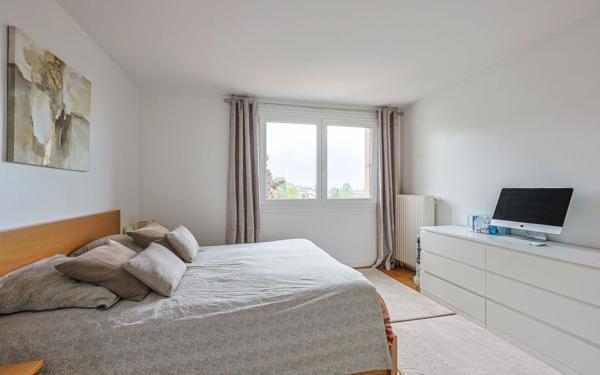 Appartement à vendre    3 pièces • 91 m2 Villemomble