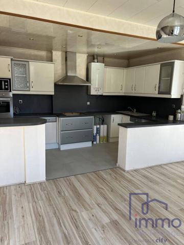 Appartement 5 pièces                                        - 42150 La Ricamarie Réf : 2722-CIFVFOREZVELAY