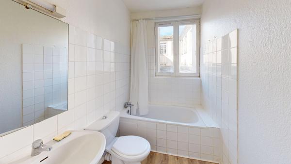 IMMEUBLE DE RAPPORT A CARCASSONNE AVEC GARAGE.