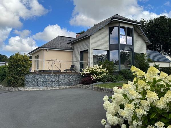 Maison d'architecte Gonneville La Mallet 5 pièce(s) 174 m2