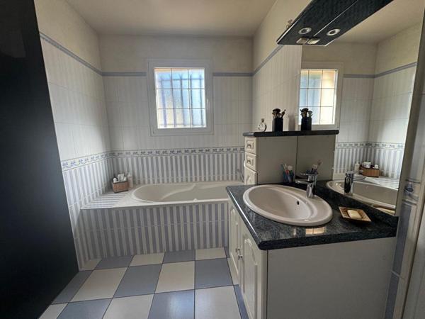 Maison d'architecte Gonneville La Mallet 5 pièce(s) 174 m2