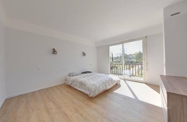 MAGESCQ. Maison de caractère 257 m² .Terrain 1 565 m²