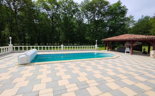 Maison à vendre    5 pièces • 328 m2 Aurice