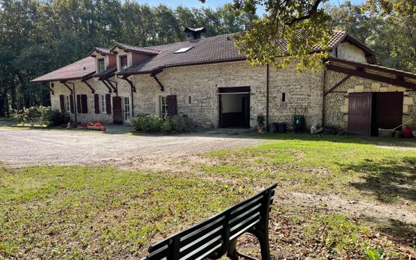 Maison à vendre    5 pièces • 328 m2 Aurice