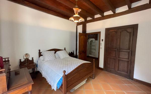 Maison à vendre    5 pièces • 328 m2 Aurice