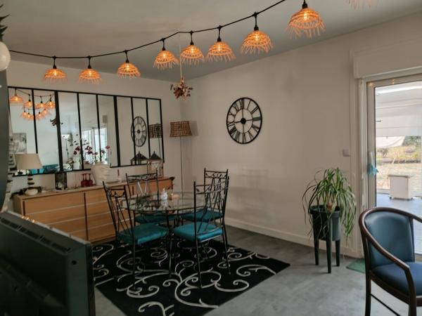 Belle maison familiale avec véranda et jardin clos Commune de Migné Auxances