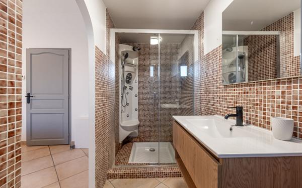 Maison à vendre    5 pièces •  Marsillargues