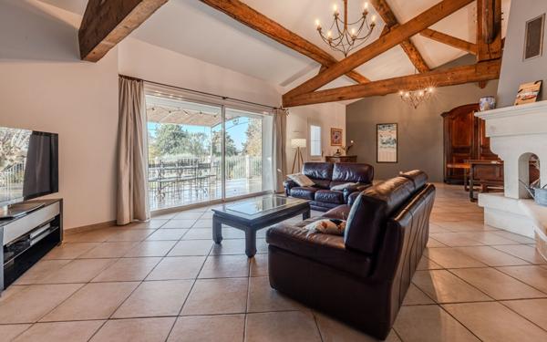 Maison à vendre    5 pièces •  Marsillargues