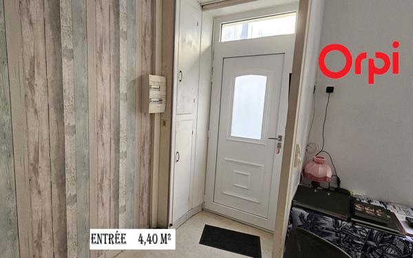 Maison à vendre    5 pièces •  Saint-Jean-d'Angély