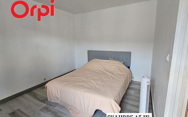 Maison à vendre    5 pièces •  Saint-Jean-d'Angély