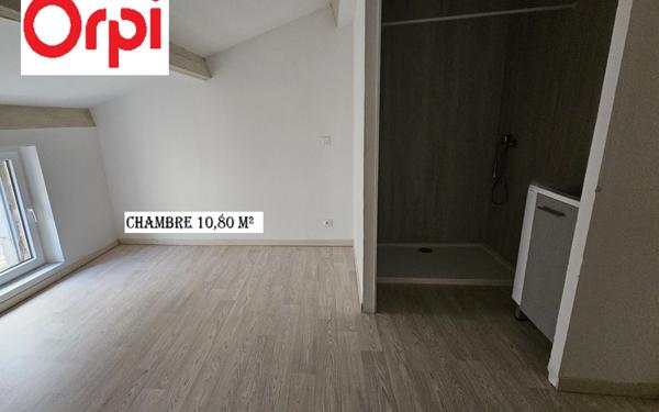 Maison à vendre    5 pièces •  Saint-Jean-d'Angély