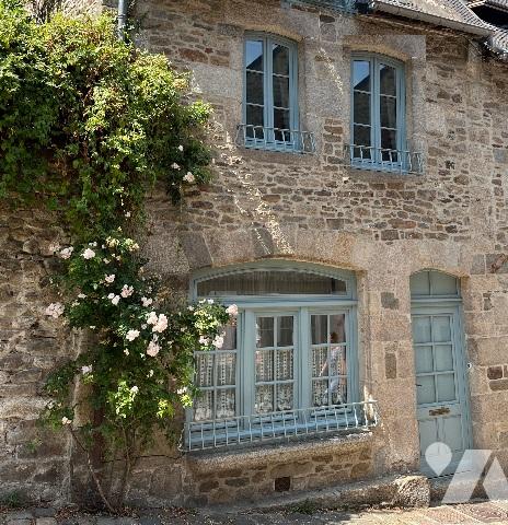 DINAN - Centre historique - Maison en pierres de 2 chambres