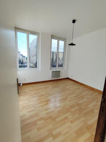 Immeuble au coeur de Saint-Maixent, Saint maixent l ecole 79400