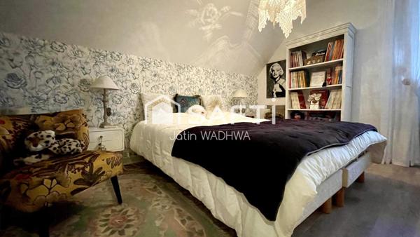 Pavillon lumineux, qualités d'un plain-pied, confortable, avec terrasse, jardin et sous-sol complet pour la famille !