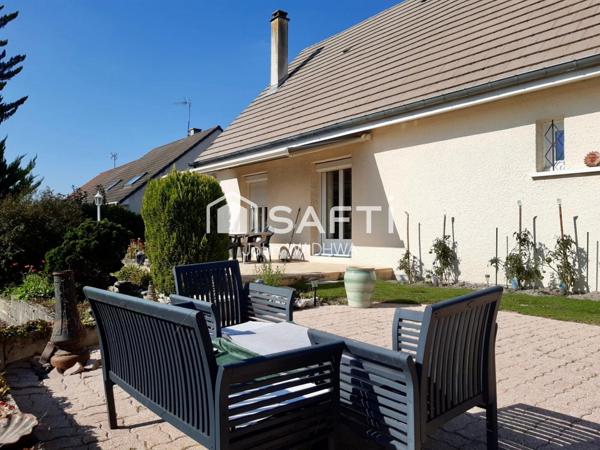 Pavillon lumineux, qualités d'un plain-pied, confortable, avec terrasse, jardin et sous-sol complet pour la famille !