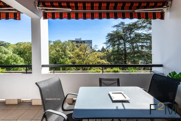 T4 meublé lumineux à louer à Ecully avec balcons et parking