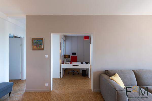T4 meublé lumineux à louer à Ecully avec balcons et parking