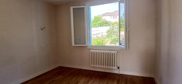 Maison T4 sur s/sol & garage à FIGEAC