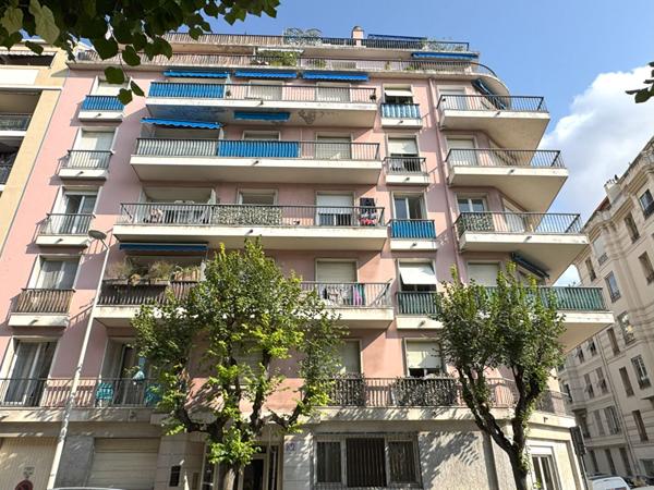 A VENDRE - MURS LIBRES - NICE CENTRE