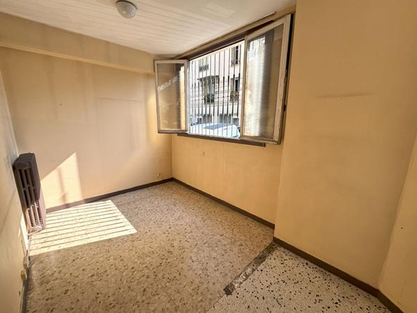 A VENDRE - MURS LIBRES - NICE CENTRE