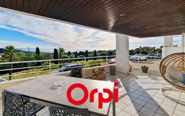 Appartement à louer    2 pièces •  Bandol