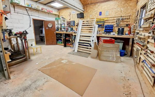 Maison à vendre    5 pièces •  Pompignan