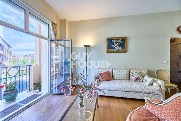 DEAUVIILLE - MAGNIFIQUE APPARTEMENT DE 3 PIECES PRINCIPALES avec BALCON, CAVE ET PARKING