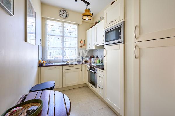 DEAUVIILLE - MAGNIFIQUE APPARTEMENT DE 3 PIECES PRINCIPALES avec BALCON, CAVE ET PARKING