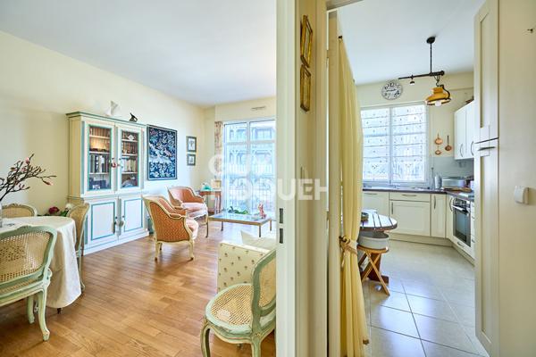 DEAUVIILLE - MAGNIFIQUE APPARTEMENT DE 3 PIECES PRINCIPALES avec BALCON, CAVE ET PARKING