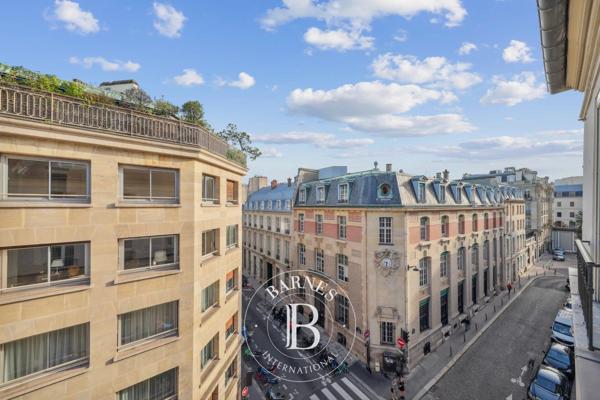 Paris 7ème, Appartement 1 Chambre -  61 m² à vendre
