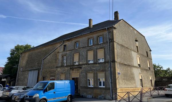Maison de caractère en pierre avec grange et écurie à rénover entièrement – Une opportunité rare !
