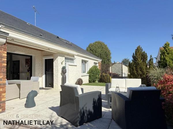 Saint pryvé st Mesmin, proche Orléans, maison d'architecte de 284 m² à vendre, avec piscine, Terrain de 1 700 m²