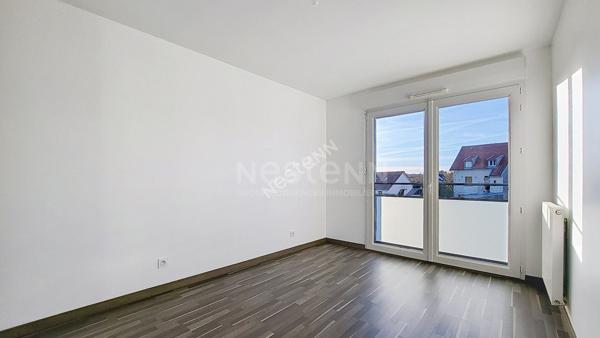 NANTES PONT DU CENS : En vente ! T2 dans résidence récente, ascenseur, lumineux, balcon, parking s/sol, proche toutes commodités.