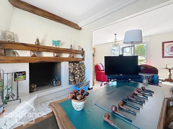 Dpt Deux Sèvres (79), à vendre THOUARS maison P7 de 196 m² - Terrain de 475,00 m²