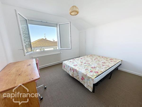 Dpt Deux Sèvres (79), à vendre THOUARS maison P7 de 196 m² - Terrain de 475,00 m²